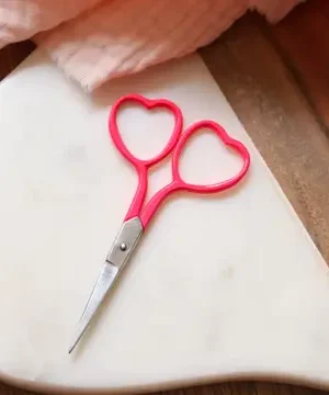 tijeras forma de corazón